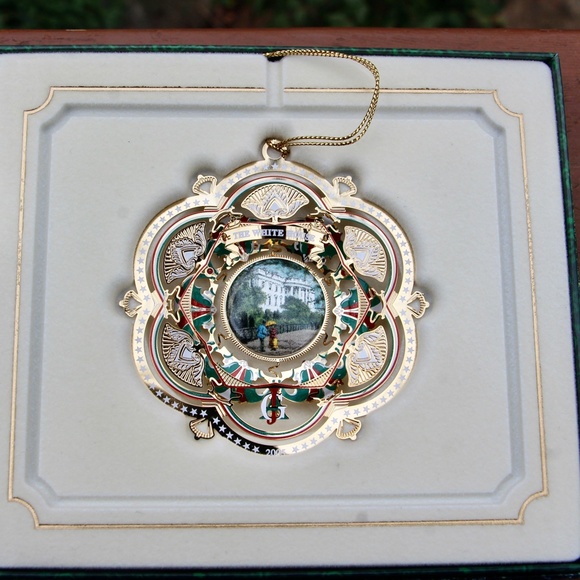 Collectible Christmas ornament of White House - Picture 3 of 5